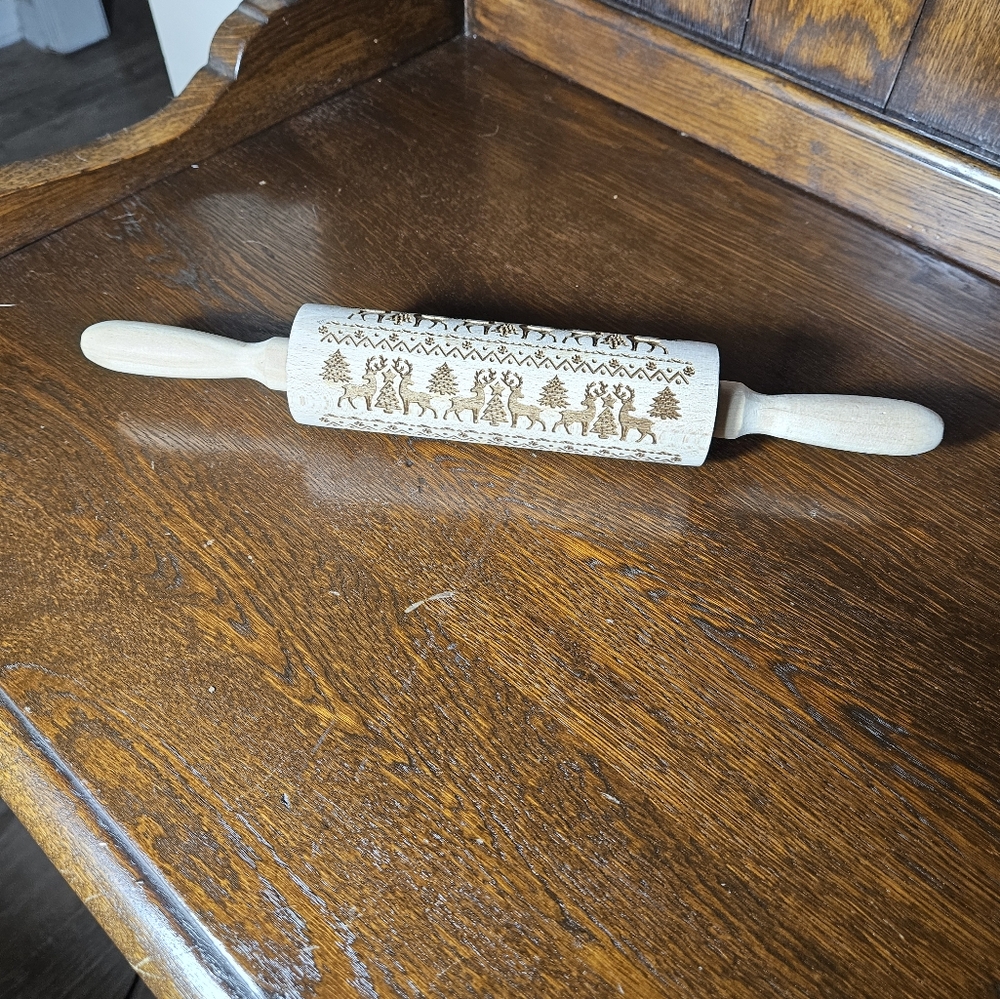 Christmas Pattern Embossed Rolling Pin - Picture 4 of 6
